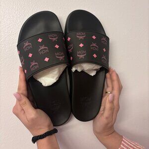 MCM Color Splash Monogram Slides – Plumeria Pink – Women’s Size 8 – New w/ Box
